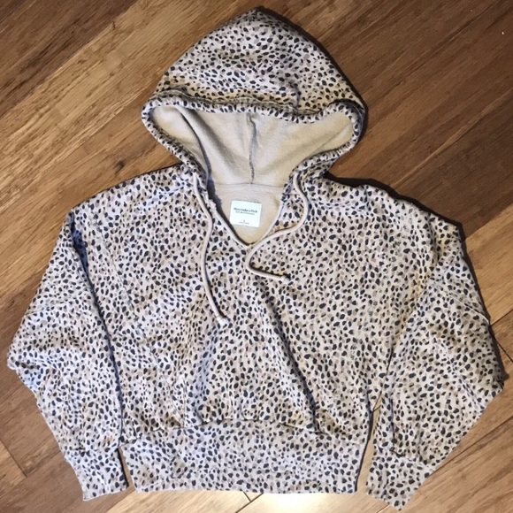 Abercrombie & Fitch Soft AF cropped cheetah print sweatshirt Size M Oversize - Picture 3 of 10